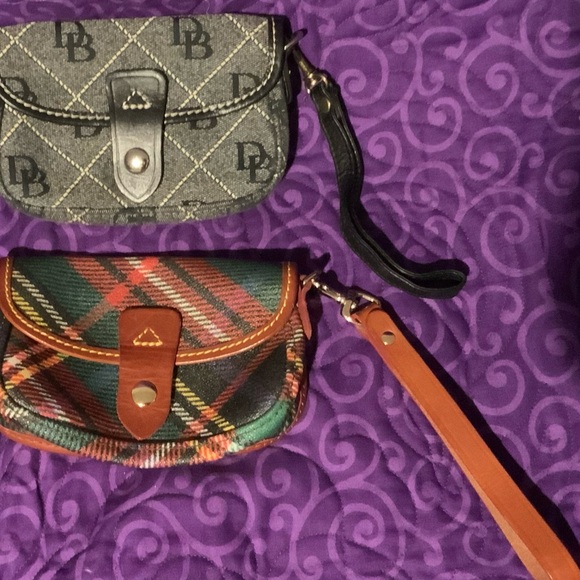 Dooney Bourke VINTAGE bundle 2 wristlets - Picture 1 of 4
